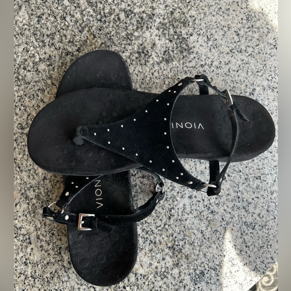 Vionic Black Studded Thong Sandals
